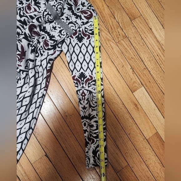 Women's Long Sleeve Geometric Print Dress - Picture 6 of 8